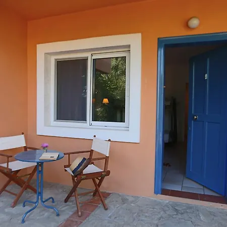 Trypiti Otel